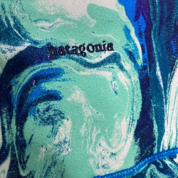 Patagonia Paint Swirls Blue and Green Athletic Capris. Size Small. - Picture 4 of 6